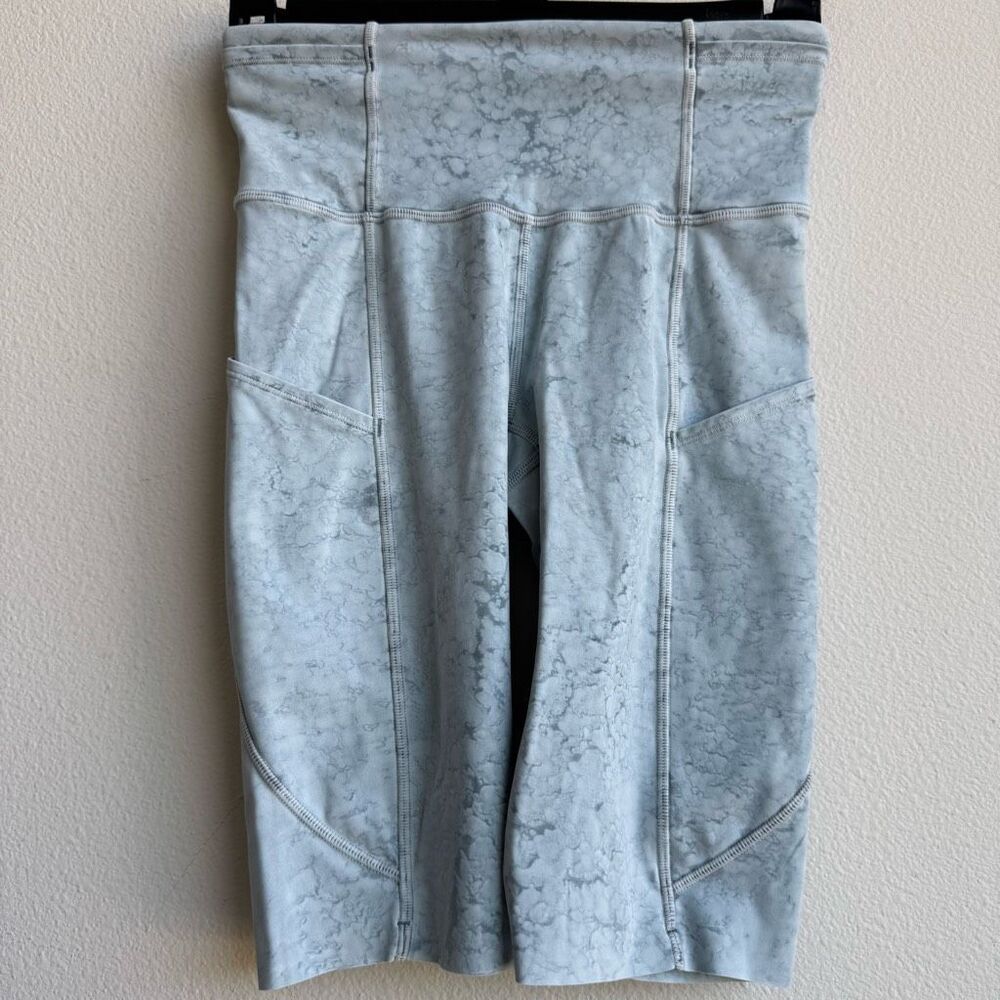 Lululemon Fast and Fre Short 10" City Grit White Blue Fog Size 2 XS W7BKCS